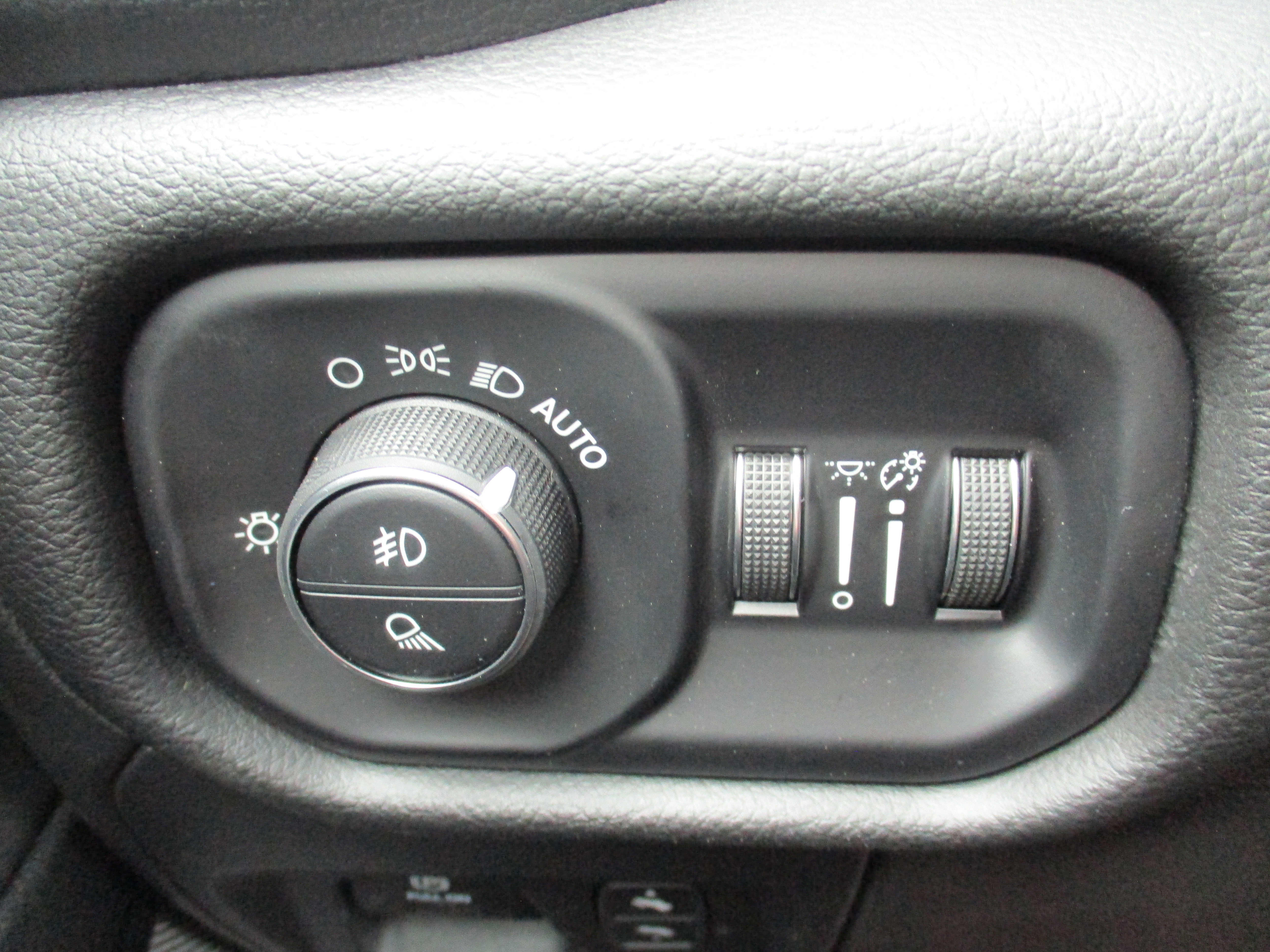 2025 Ram 1500 Rebel photo 23