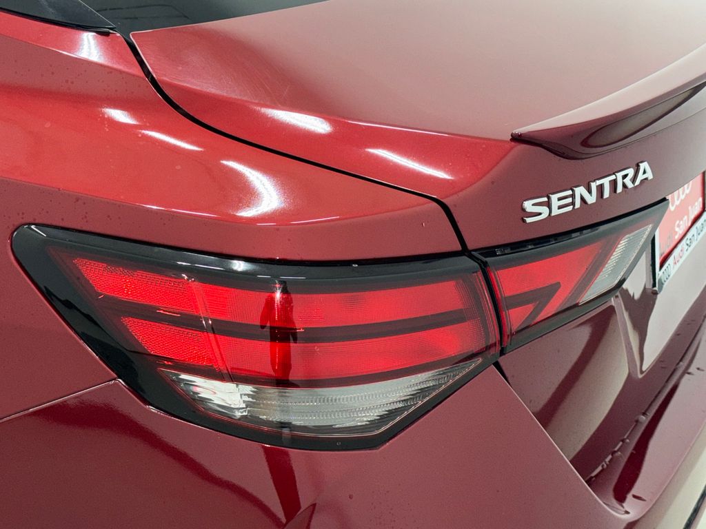 2021 Nissan Sentra SR photo 27
