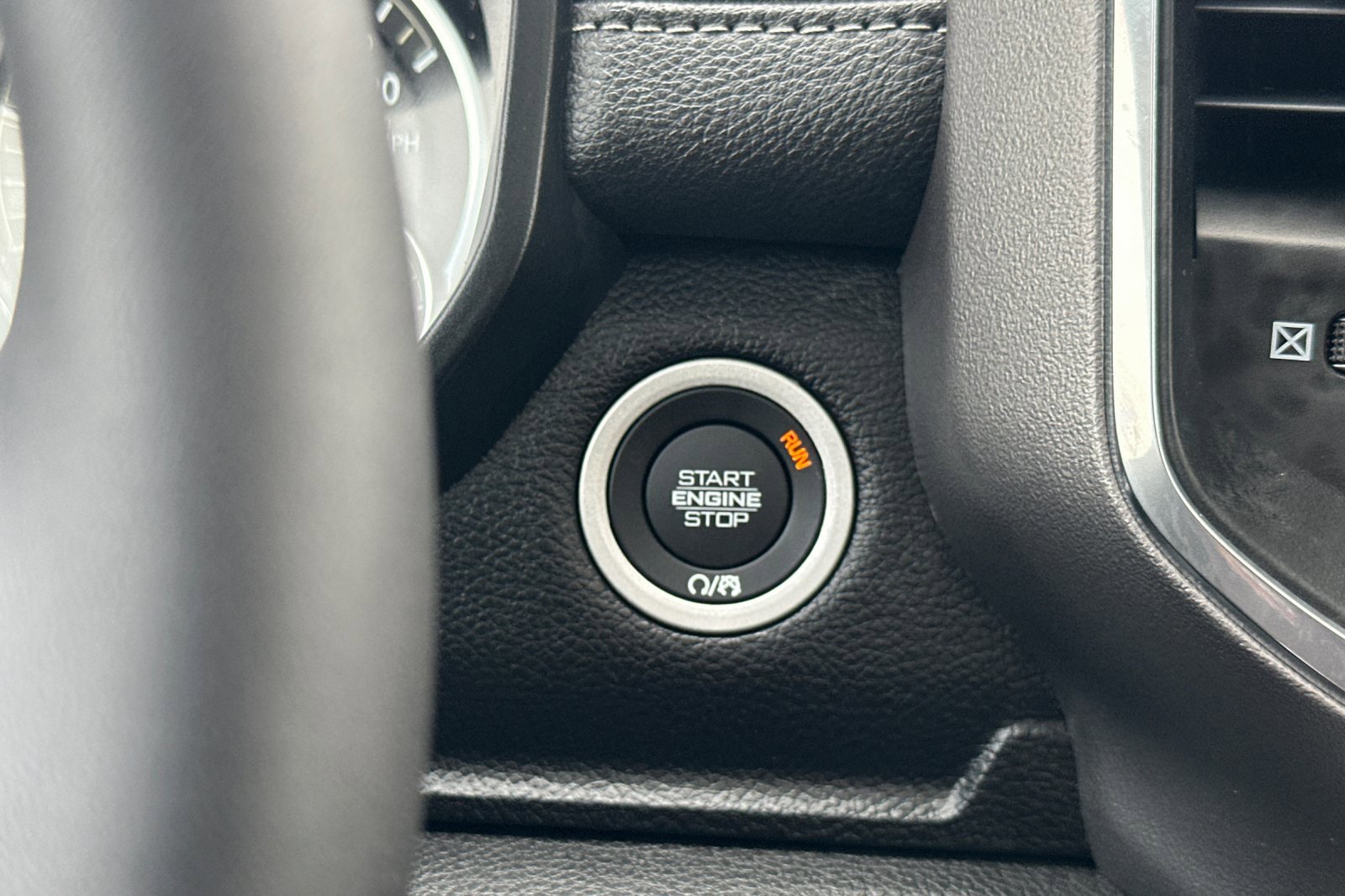 2025 Ram 1500 Laramie photo 17