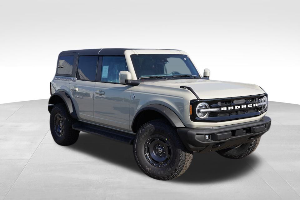2025 Ford Bronco 4-Door Outer Banks's photo