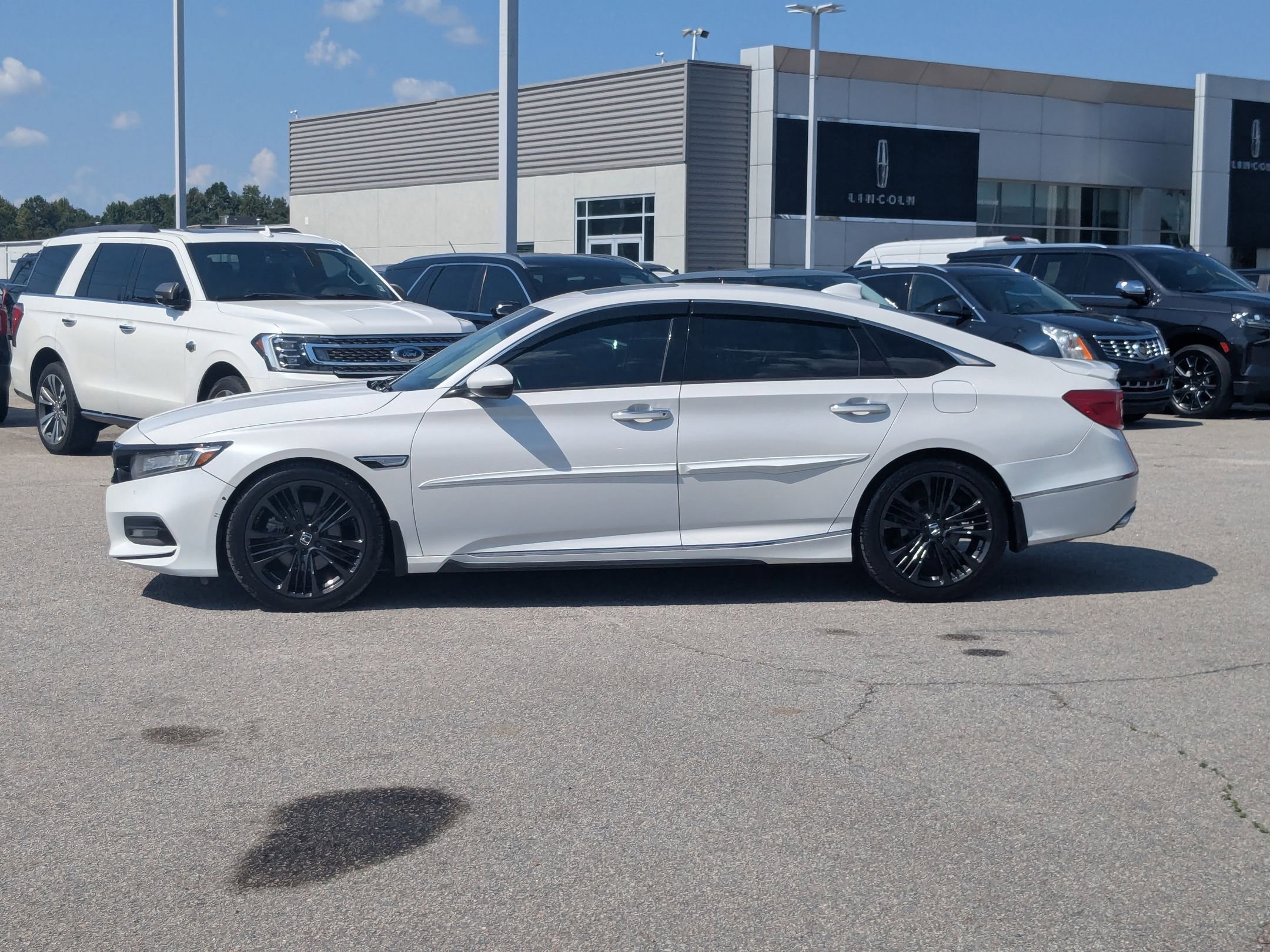 2018 Honda Accord Touring 2.0T photo 8