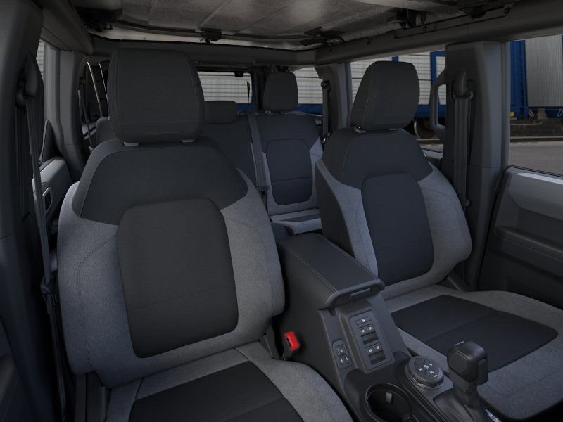 2025 Ford Bronco Base photo 10