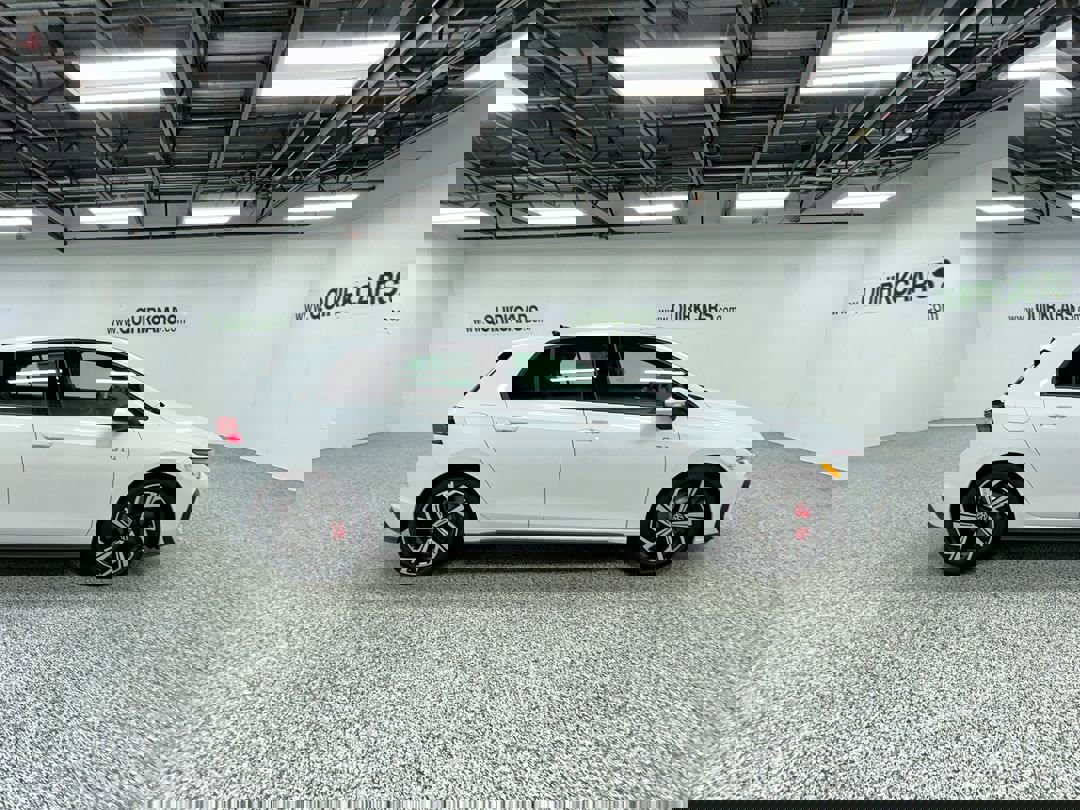 2025 Volkswagen Golf GTI SE photo 2