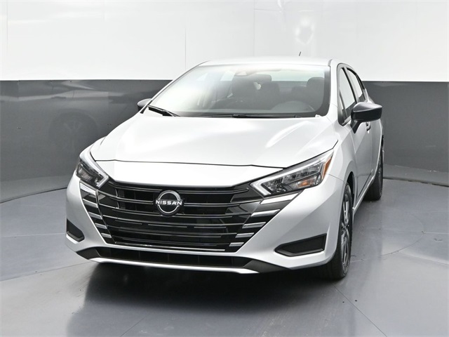 2025 Nissan Versa 1.6 S photo 2