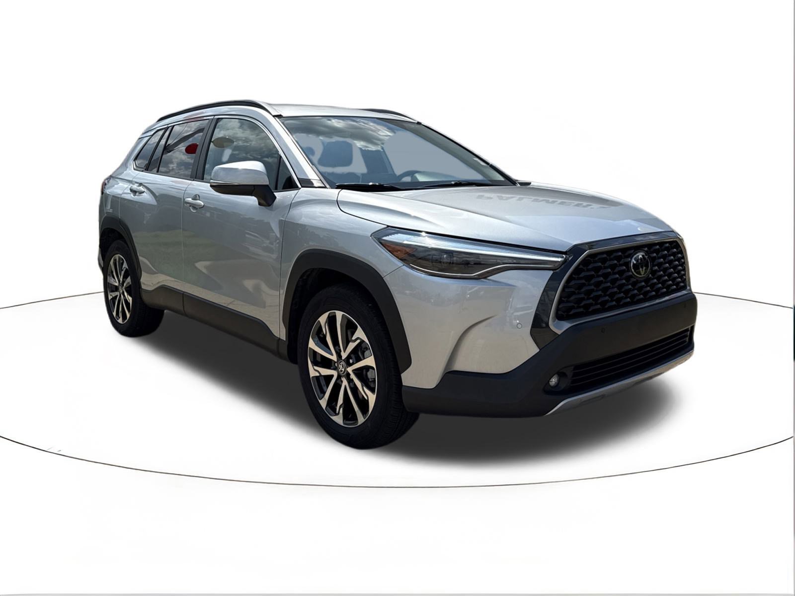 2024 Toyota Corolla Cross XLE's photo