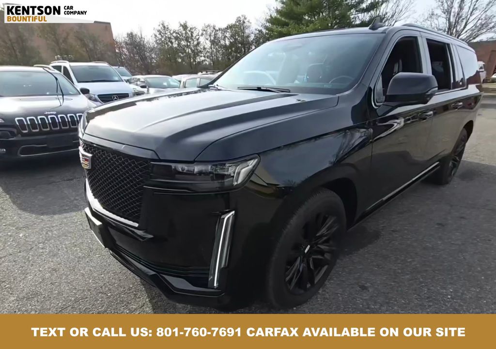 2024 Cadillac Escalade ESV Sport Platinum's photo