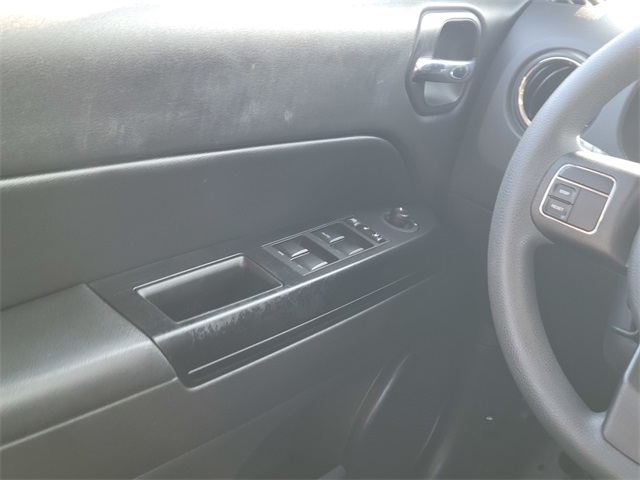 2016 Jeep Patriot Sport photo 32