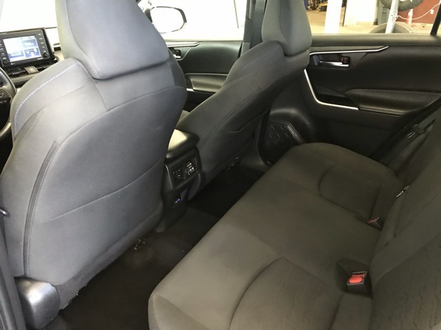 2022 Toyota RAV4 Hybrid SE photo 13