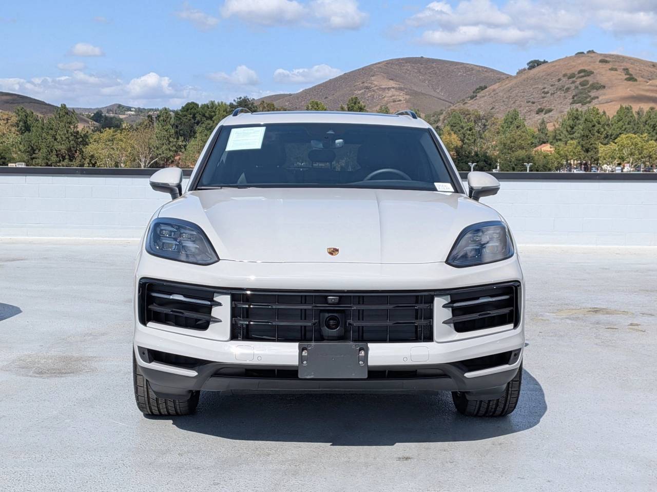 2025 Porsche Cayenne Base photo 5