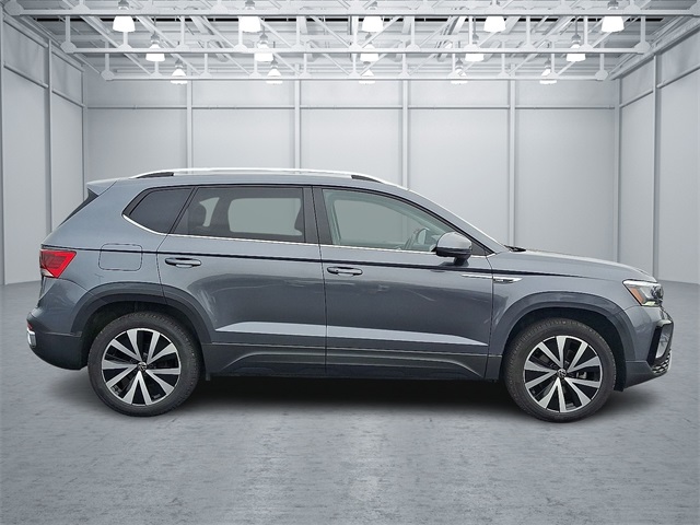 2022 Volkswagen Taos SE photo 4
