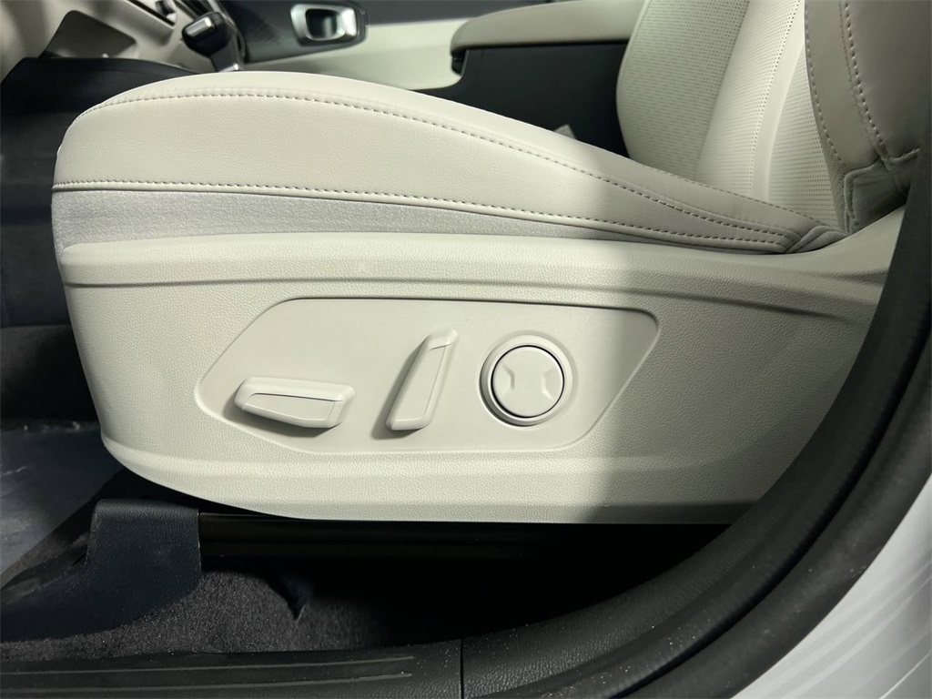 2026 Kia Sorento EX photo 13