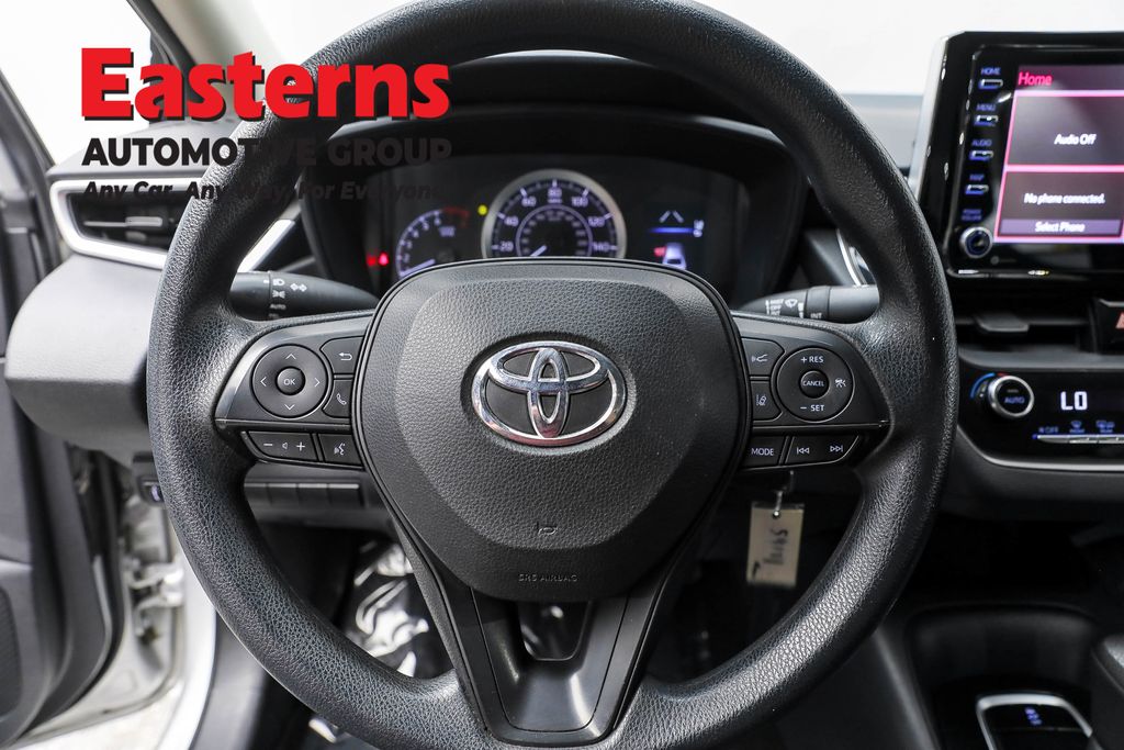 2021 Toyota Corolla LE photo 6