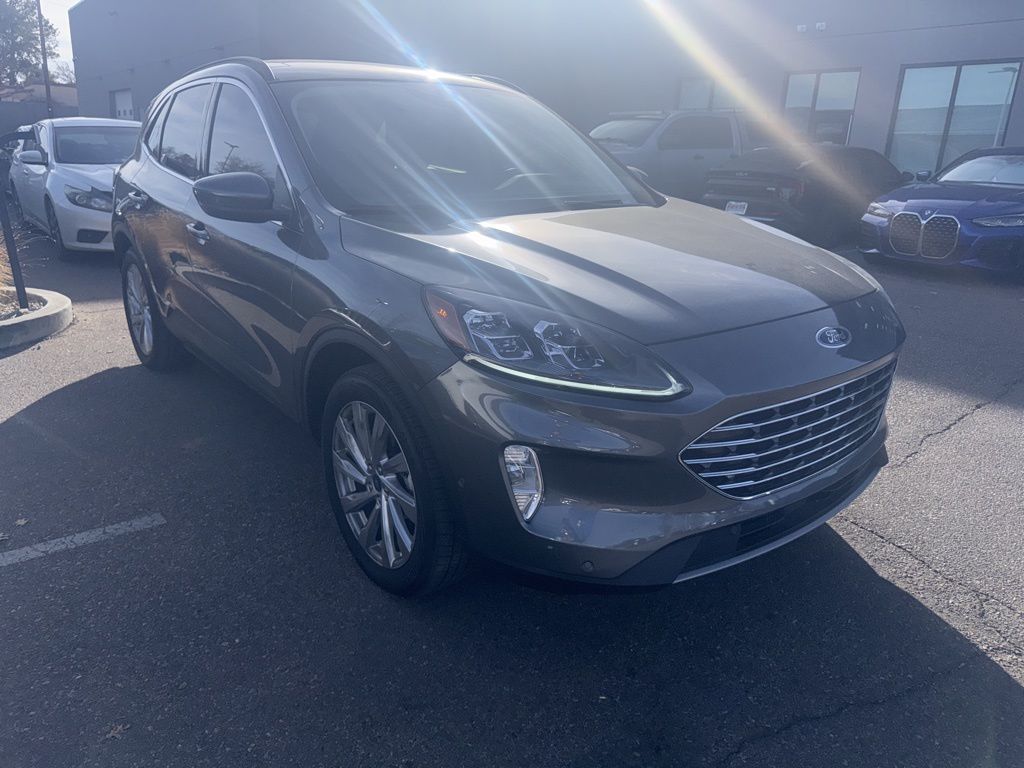 2021 Ford Escape Titanium's photo