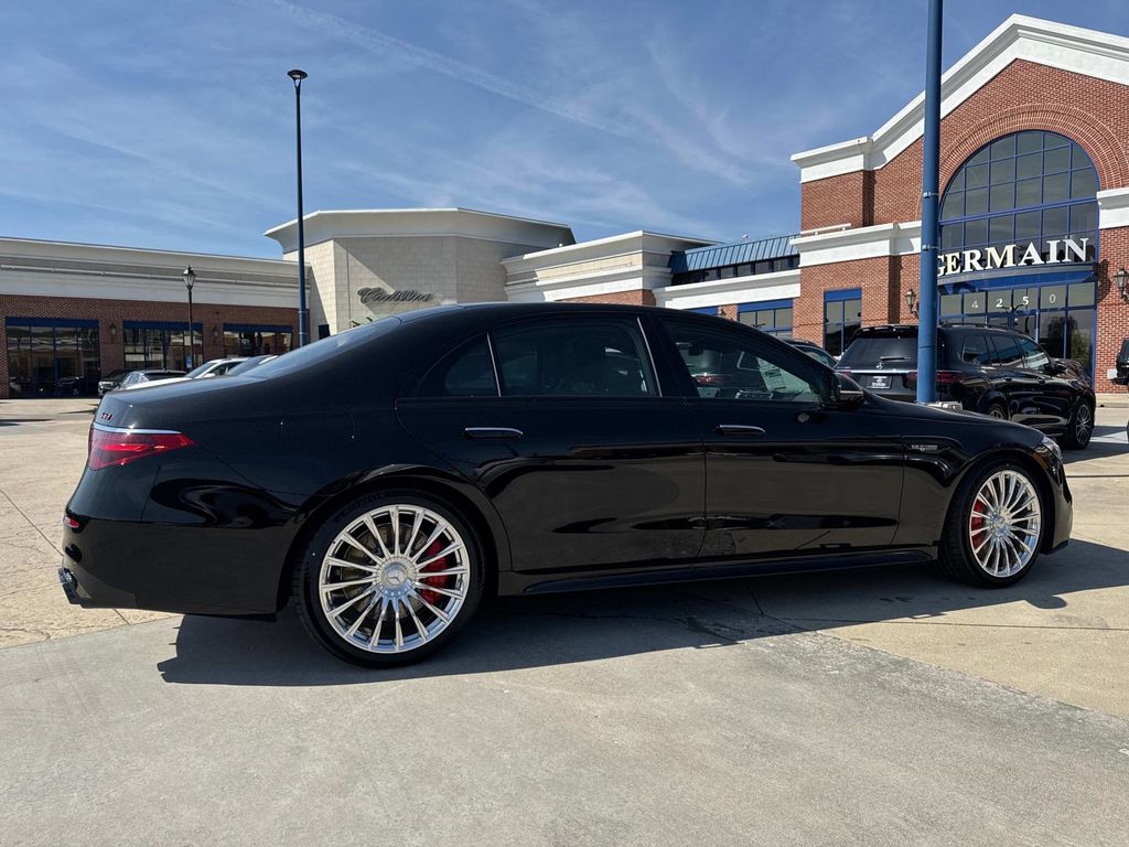 2025 Mercedes Benz S 63 e AMG 4MATIC photo 3