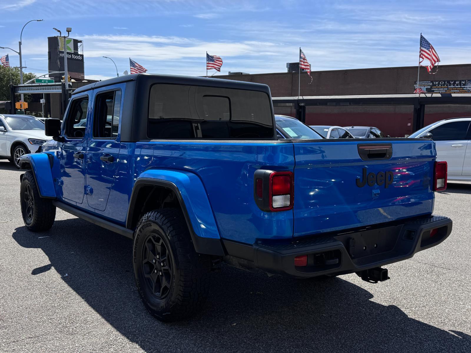 2021 Jeep Gladiator Willys photo 4