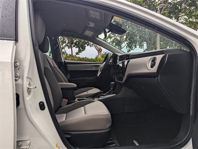 2019 Toyota Corolla L photo 14