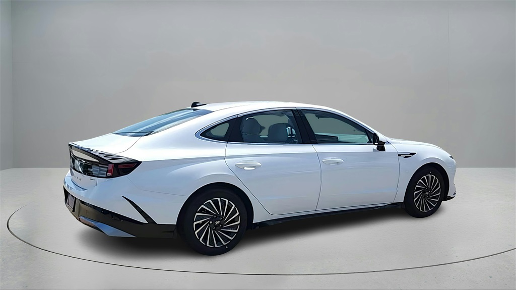 2025 Hyundai Sonata Hybrid SEL photo 3