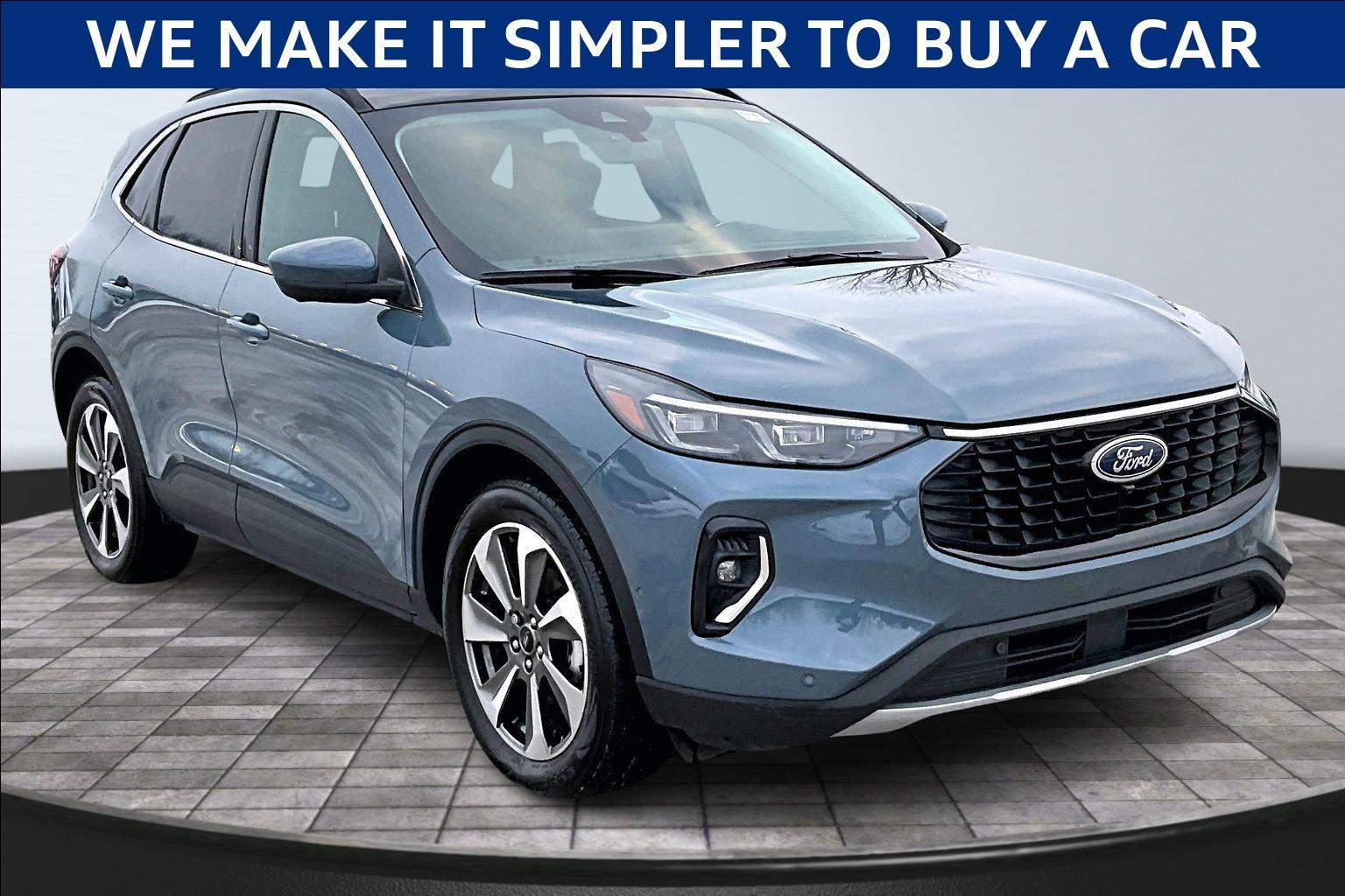 2023 Ford Escape Platinum's photo