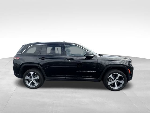 2023 Jeep Cherokee 4xe photo 5