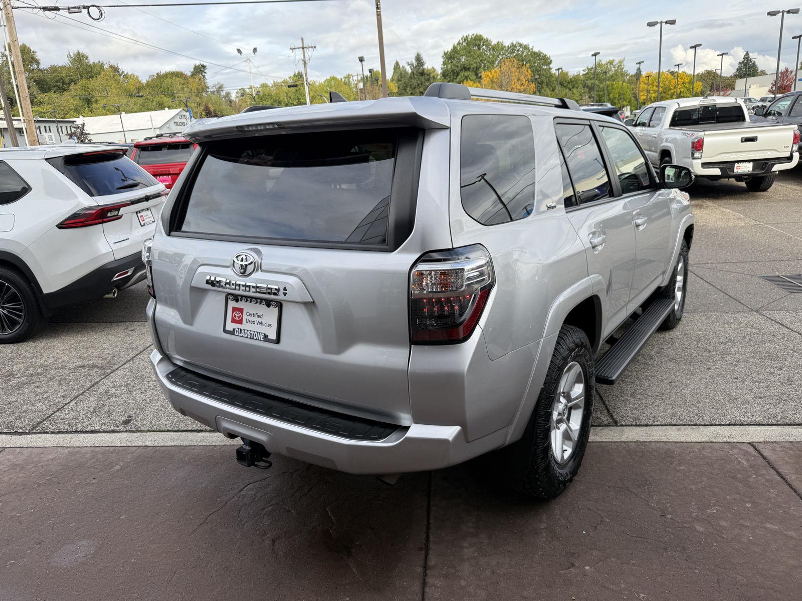 2022 Toyota 4Runner SR5 Premium photo 2