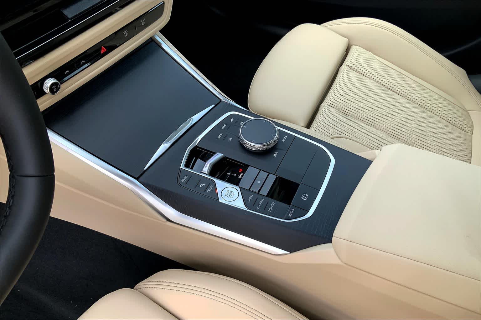 2025 BMW 3 Series 330i - Photo 8