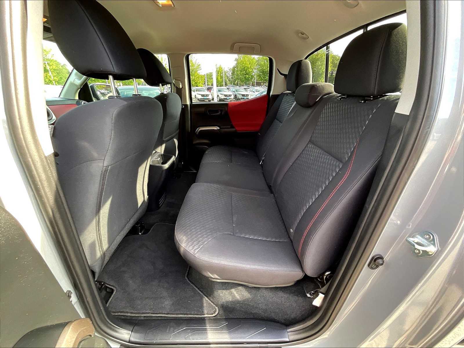 2021 Toyota Tacoma SR5 photo 15