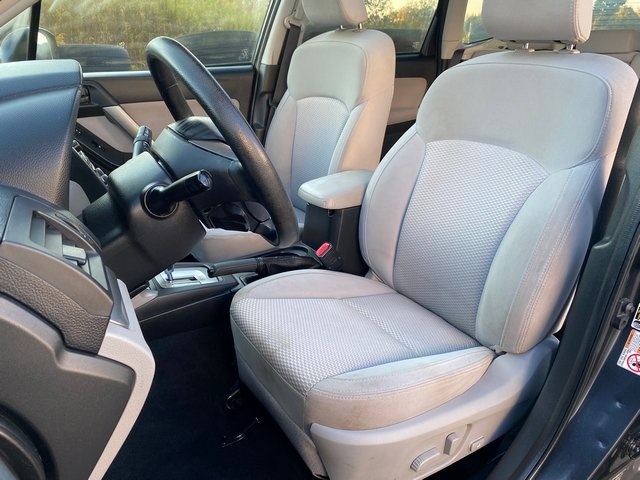 2015 Subaru Forester 2.5i Premium photo 16