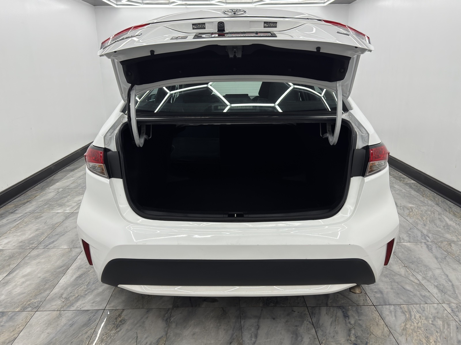 2022 Toyota Corolla LE photo 6