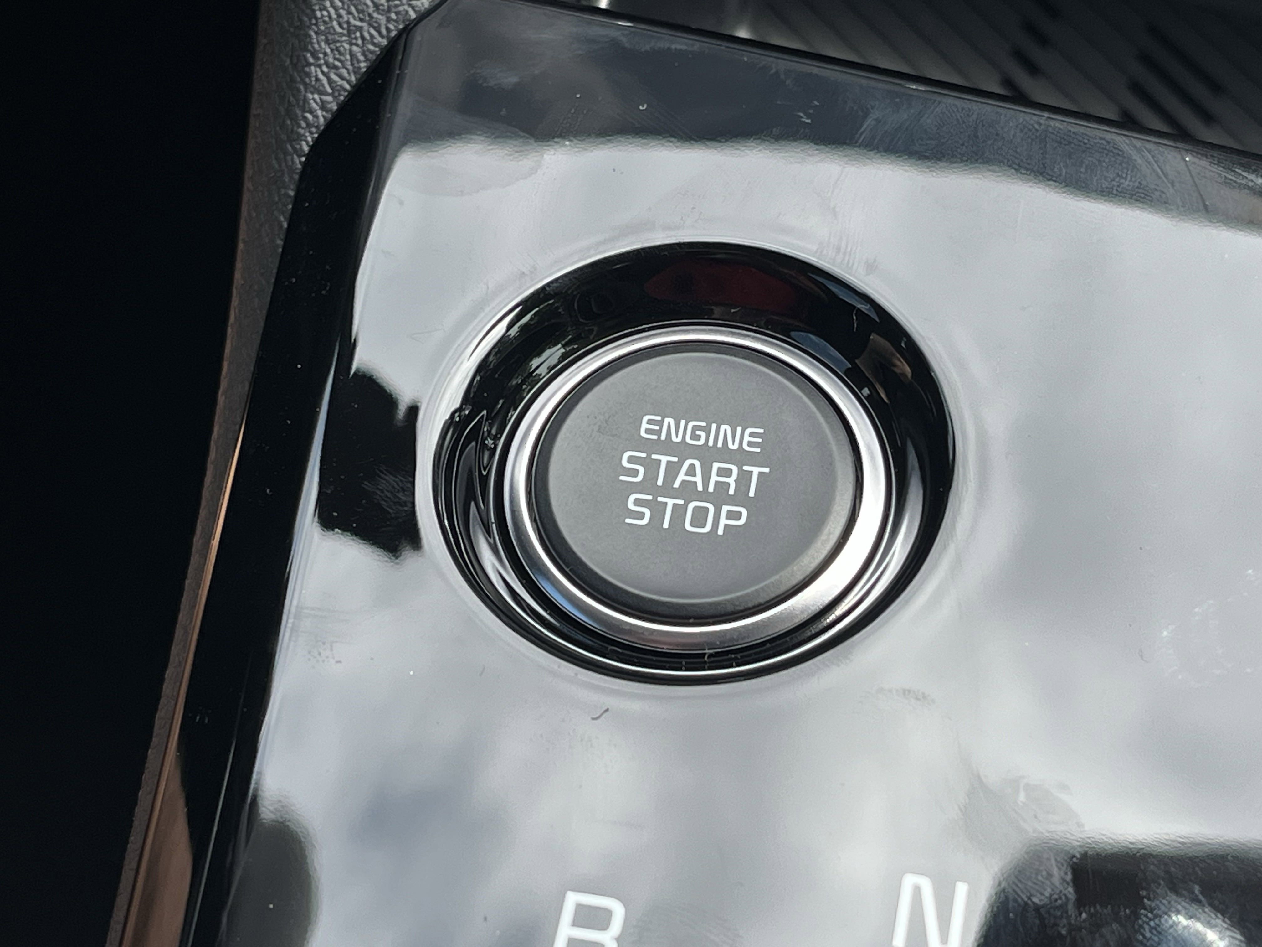 2025 Kia Sportage Hybrid EX photo 3