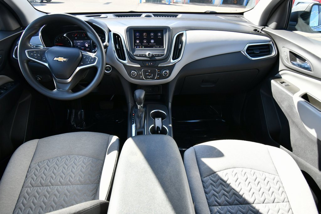 2022 Chevrolet Equinox LS photo 3