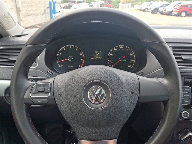 2011 Volkswagen Jetta SEL photo 18