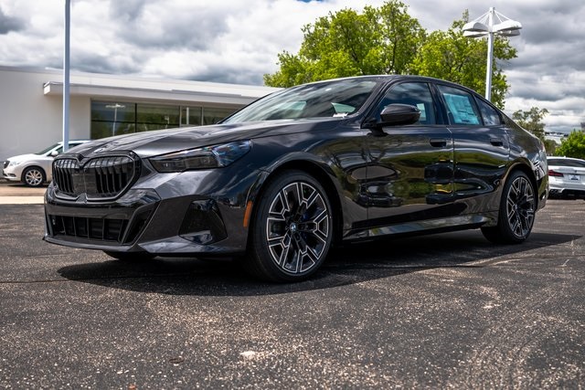 New 2026 Dark Graphite Metallic BMW 530i xDrive image 1
