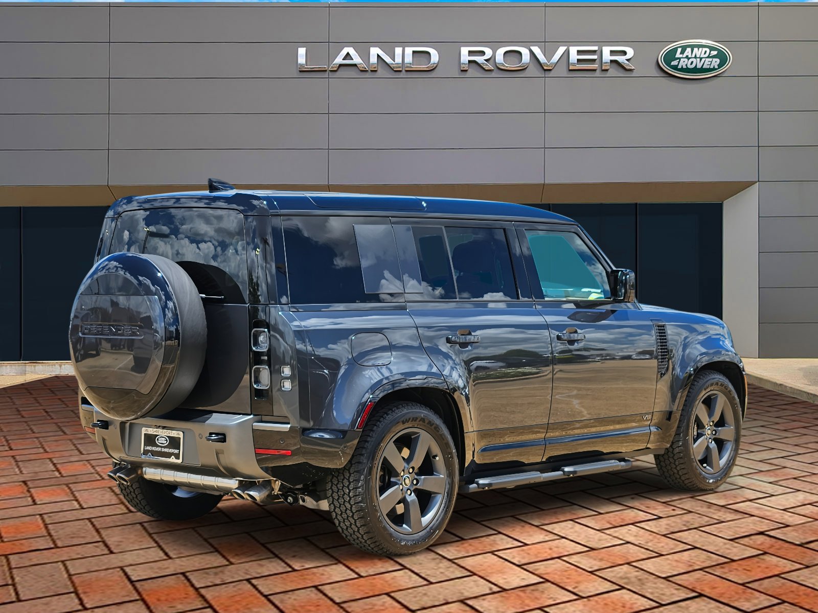 2025 Land Rover Defender 110 V8 photo 4