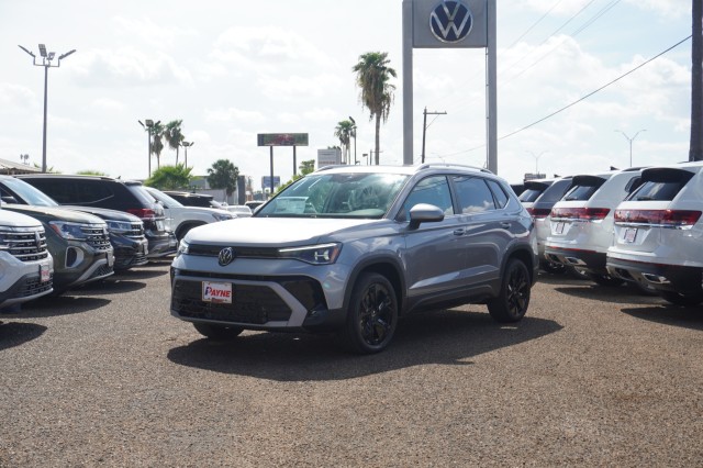 2025 Volkswagen Taos SE's photo