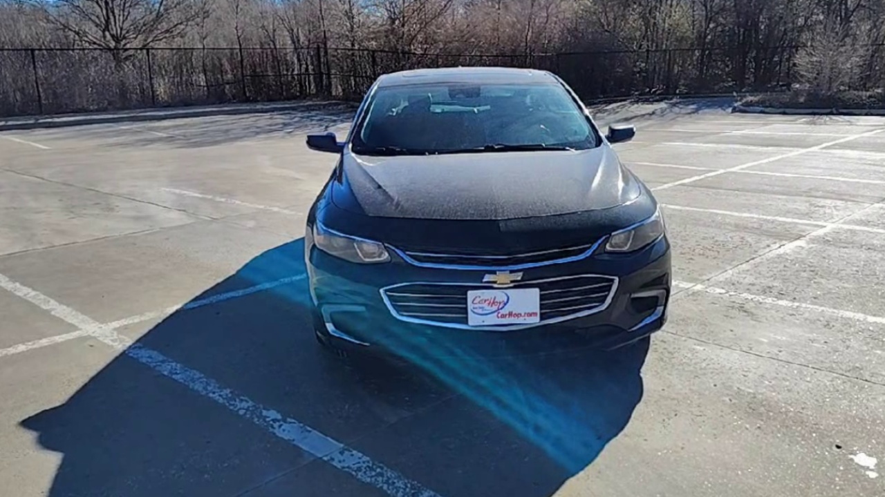 2017 Chevrolet Malibu 1LT photo 3