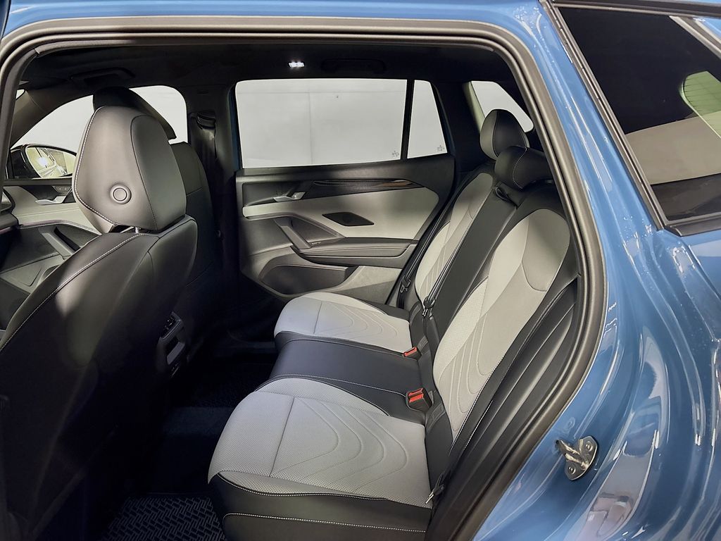 2025 Volkswagen Tiguan SE R-Line Black photo 20