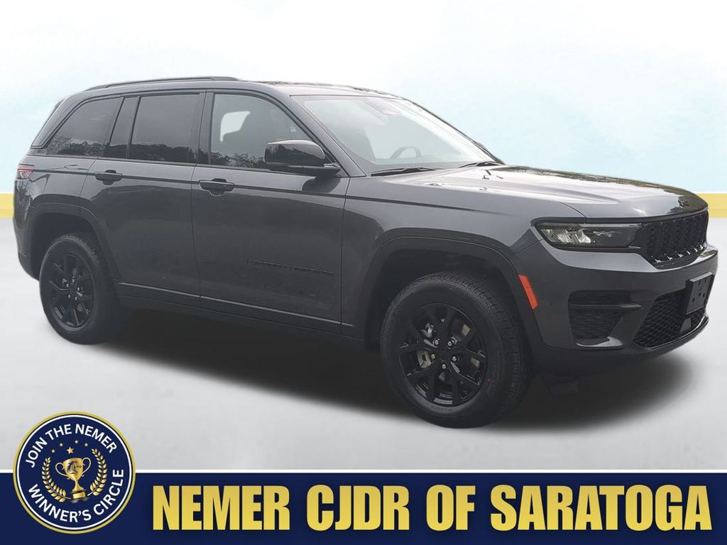 2025 Jeep Grand Cherokee Altitude's photo