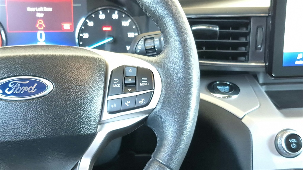 2024 Ford Explorer XLT photo 25