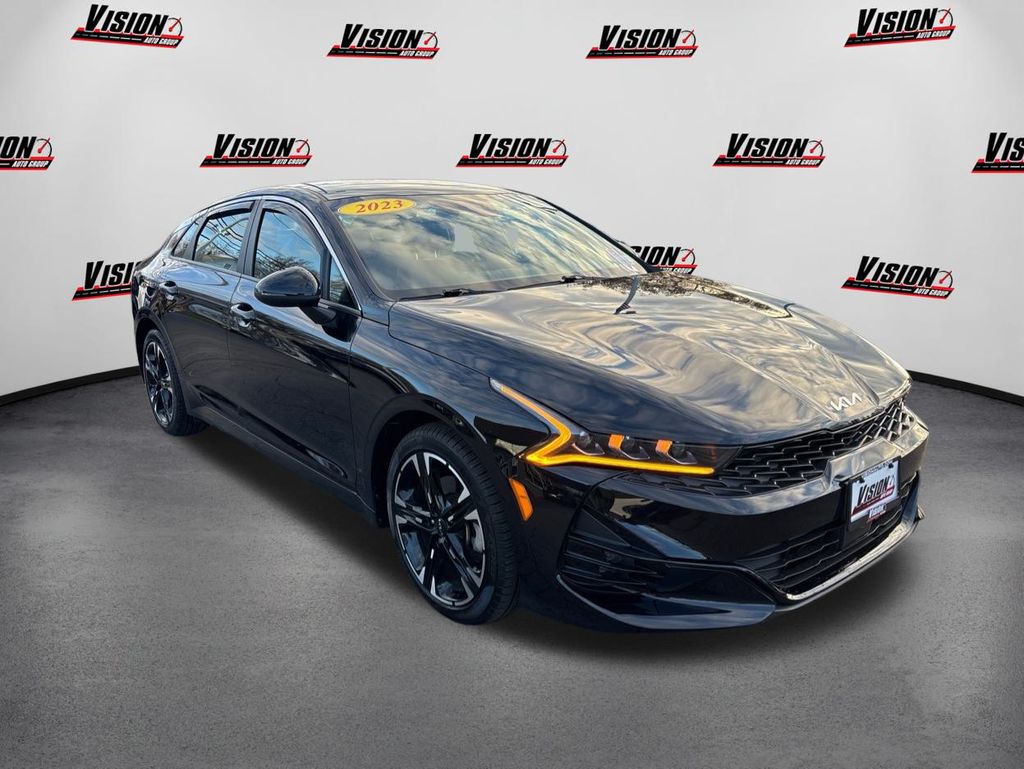 2023 Kia K5 GT-Line photo 3