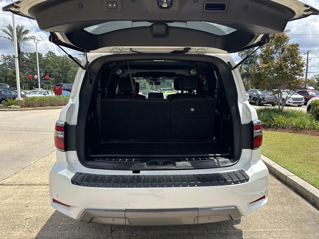 2022 Nissan Armada Platinum photo 5