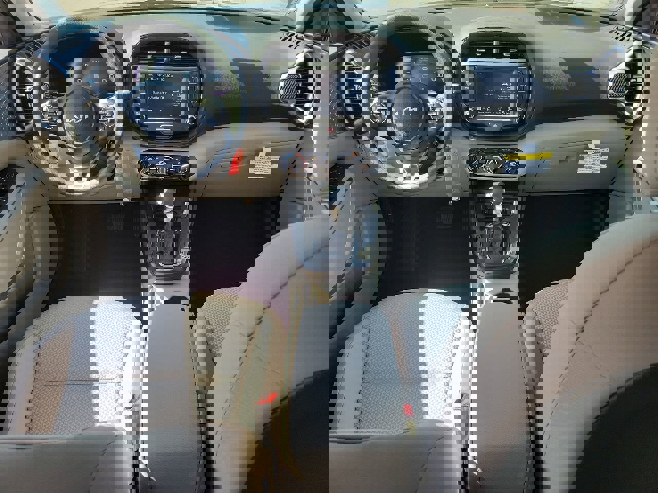2025 Kia Soul LX photo 13