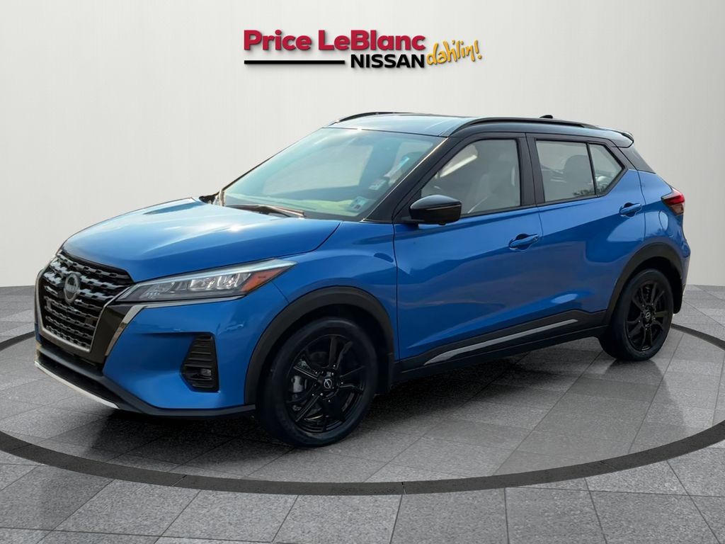 2023 Nissan Kicks SR photo 2