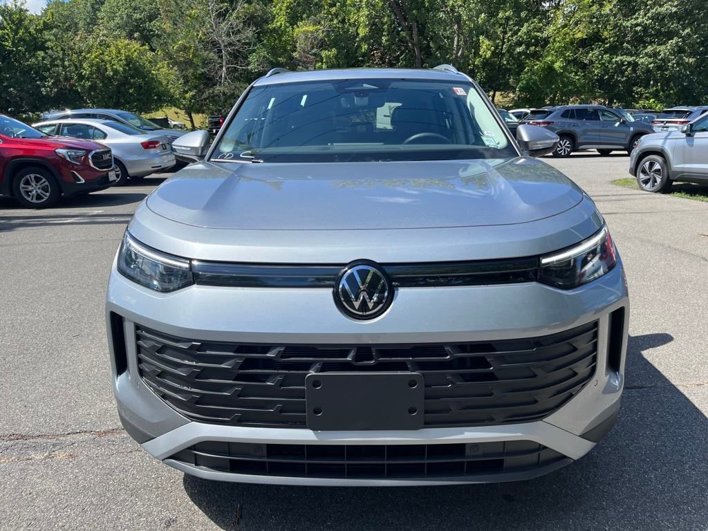 2025 Volkswagen Tiguan SE photo 3