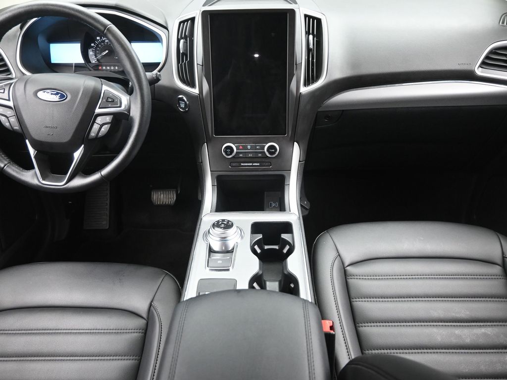 2021 Ford Edge SEL photo 10