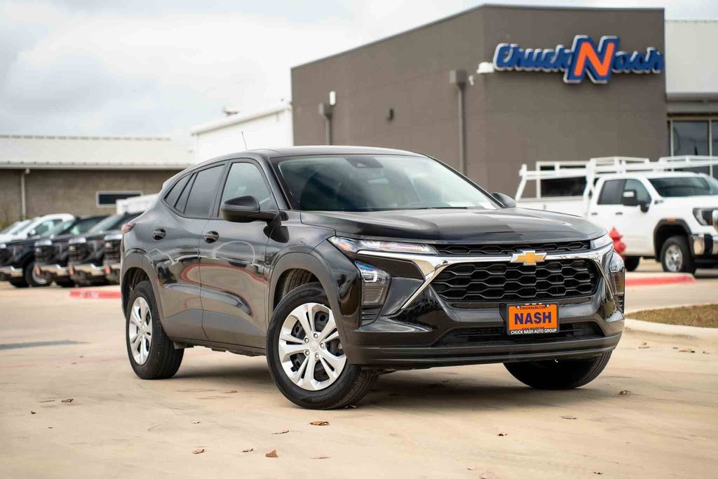 2024 Chevrolet Trax LS's photo