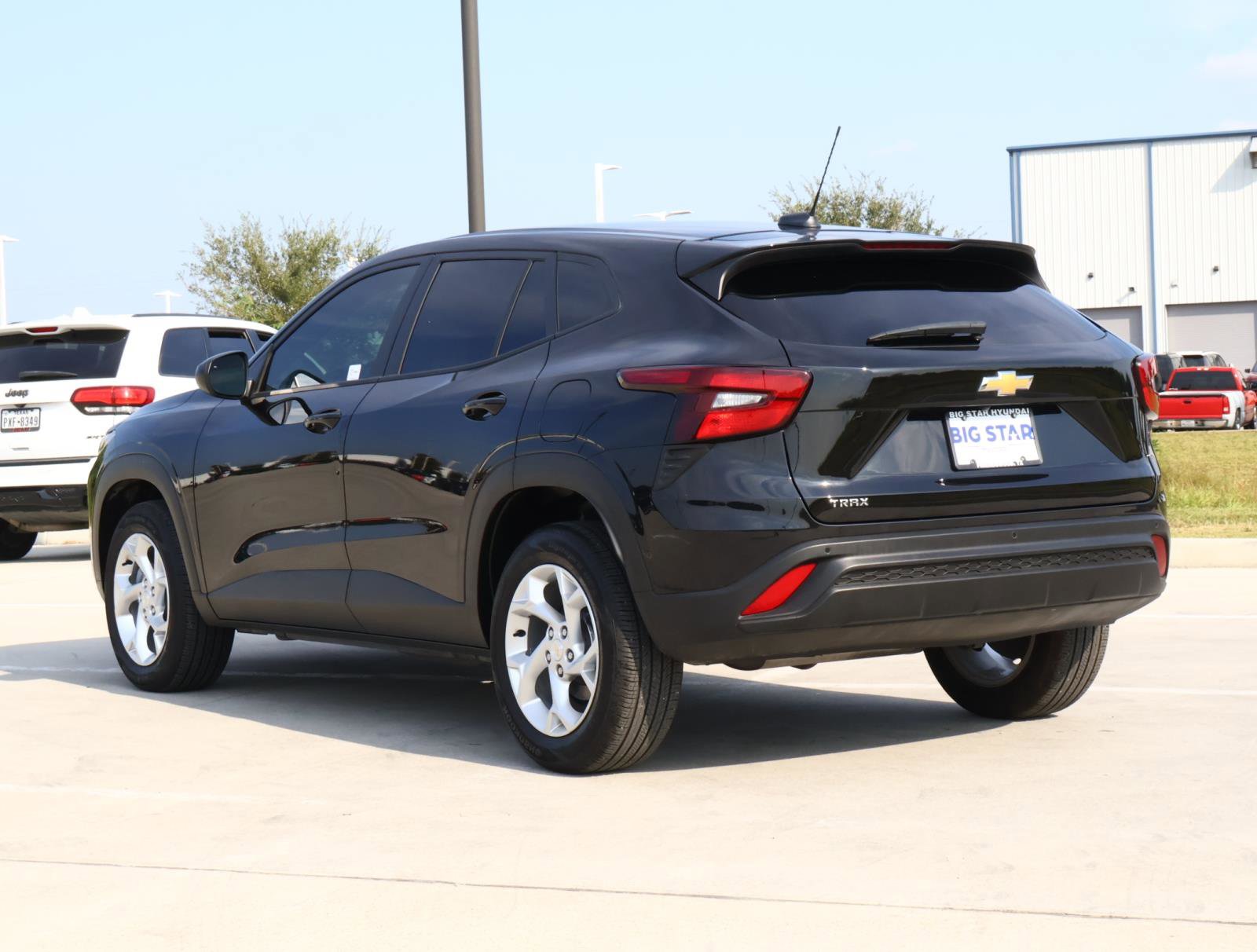 2025 Chevrolet Trax LS photo 3