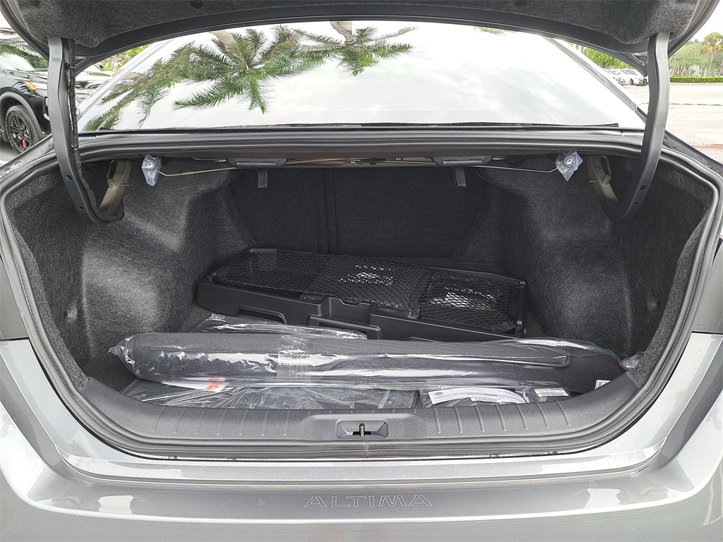 2025 Nissan Altima 2.5 SL photo 10
