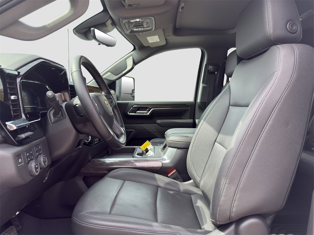 2024 Chevrolet Silverado LTZ photo 7