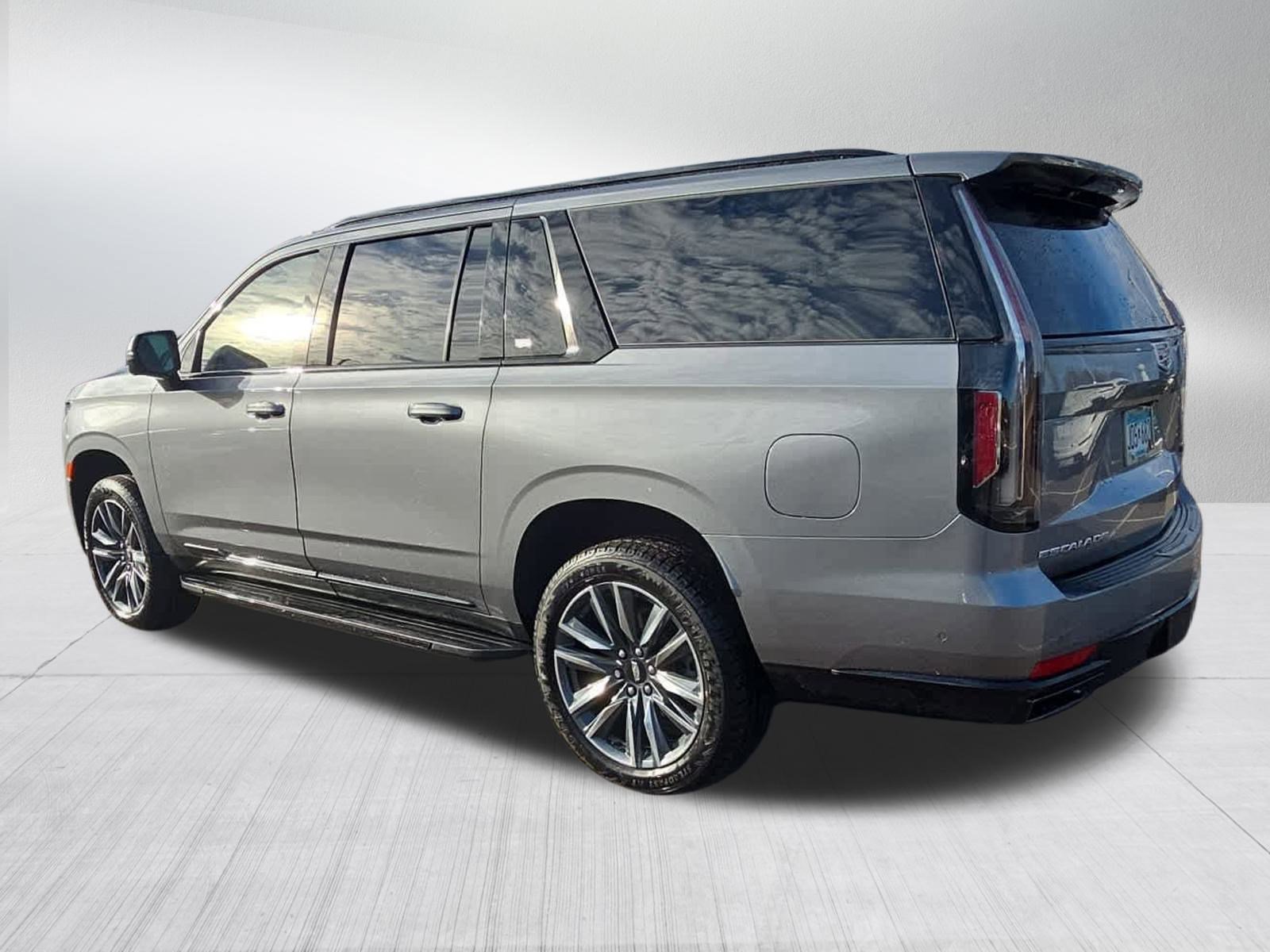 2022 Cadillac Escalade ESV Sport photo 4