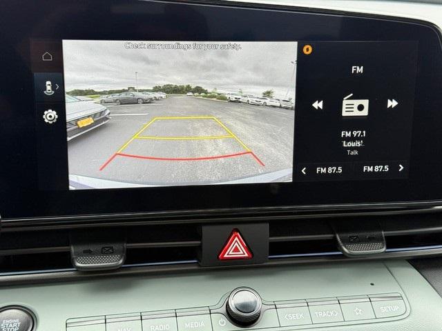 2025 Hyundai Elantra Hybrid Limited photo 11